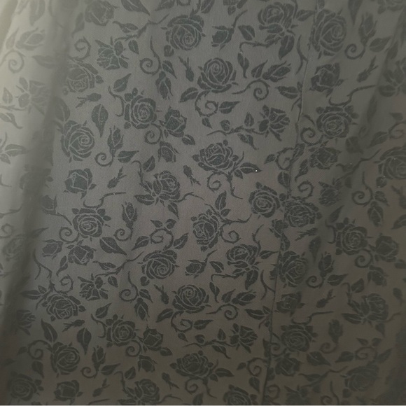 Hot Topic Cosmic Aura Flocked Rose Midi Skirt Size 3X - Picture 5 of 8